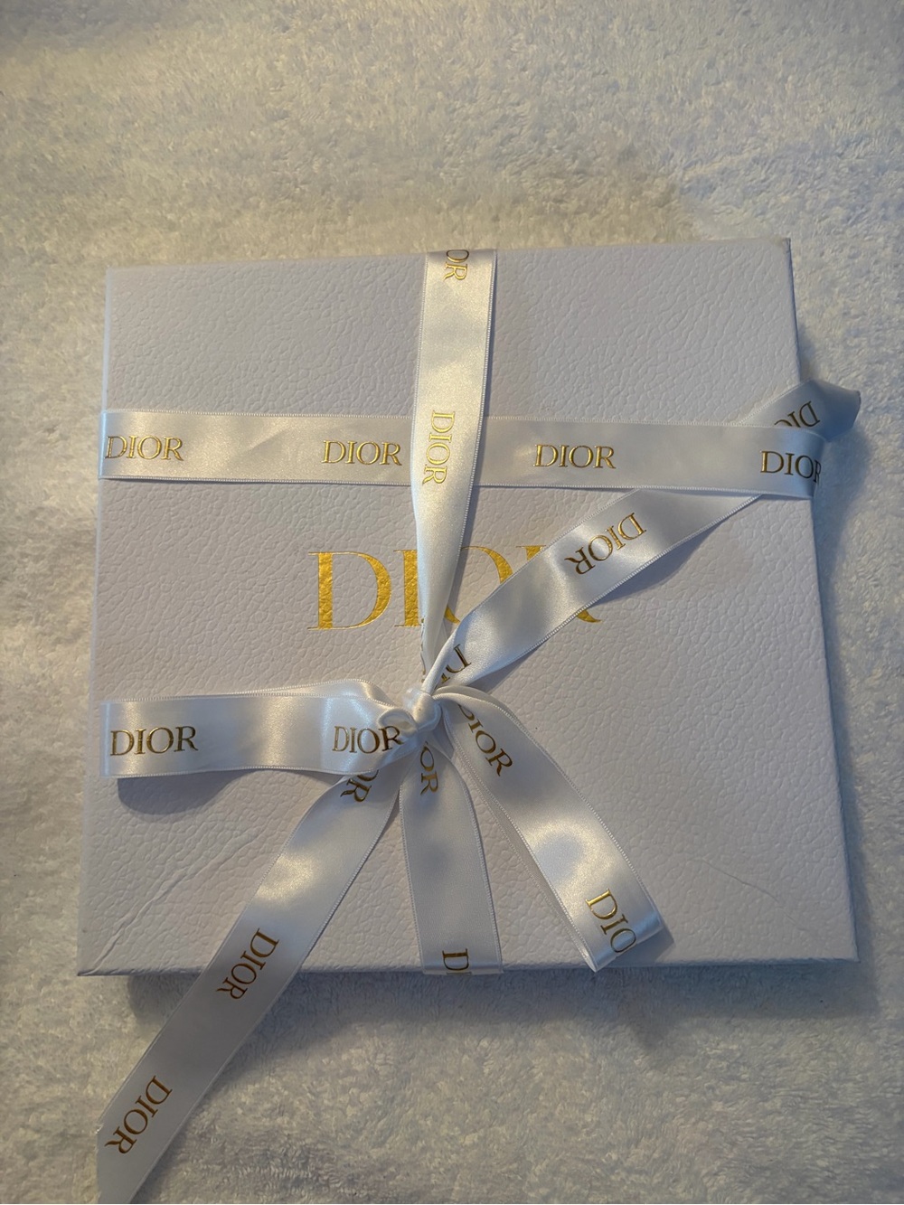 Dior Authentic Square Textured White Gift Box & Ribbon Set - Picture 2 of 11